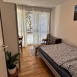 Wh Apartman *